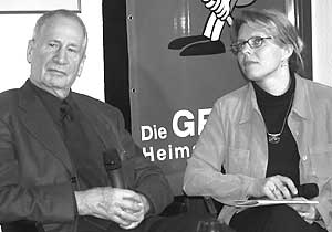 Markus Wolf mit Moderatorin Gabi Grube